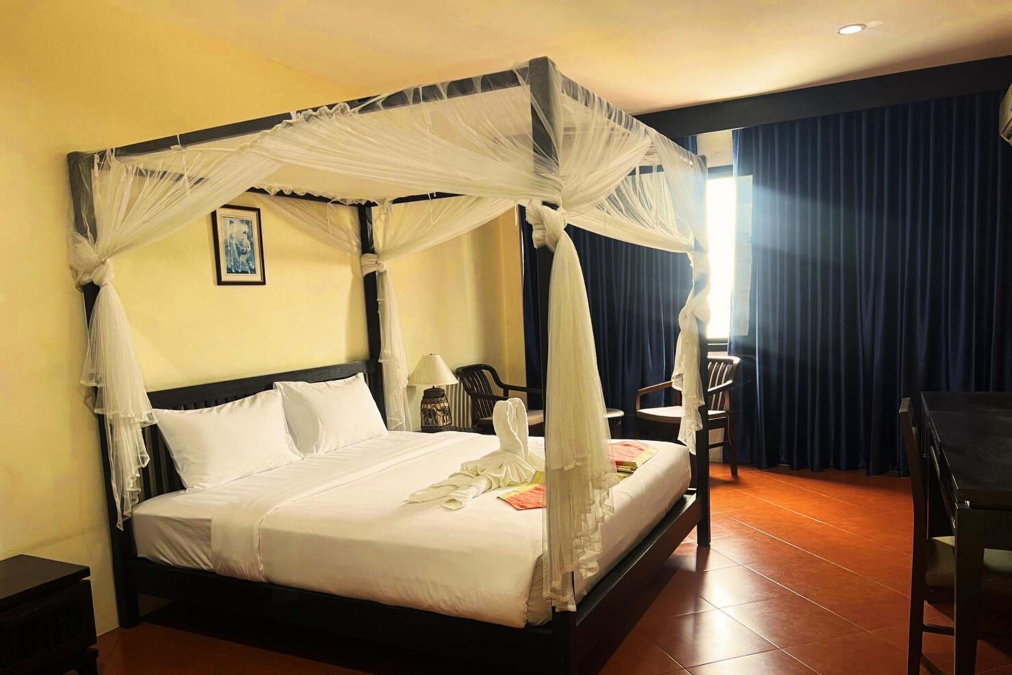 Harmony Patong Hotel Exterior photo