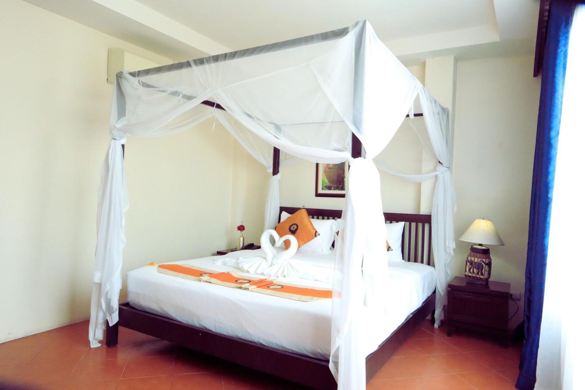 Harmony Patong Hotel Exterior photo